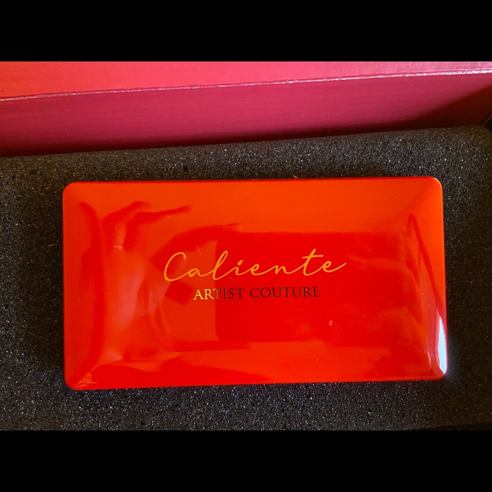 CALIENTE ARTIST COUTURE PALETTE